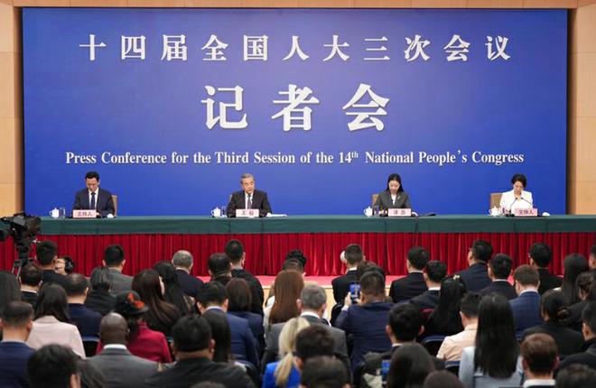 王毅：任何极限施压都无法撼动14亿人的众志成城