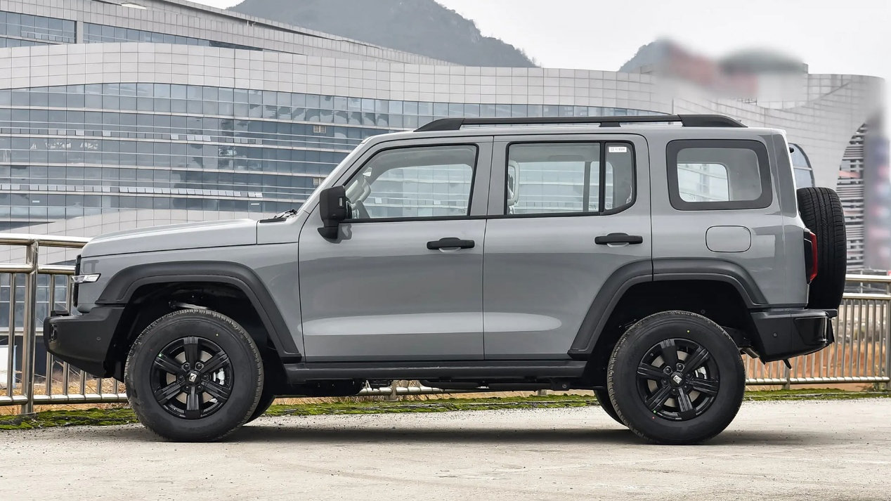 2025款坦克300点评优先考虑Hi4-T版本 XC60就别看了