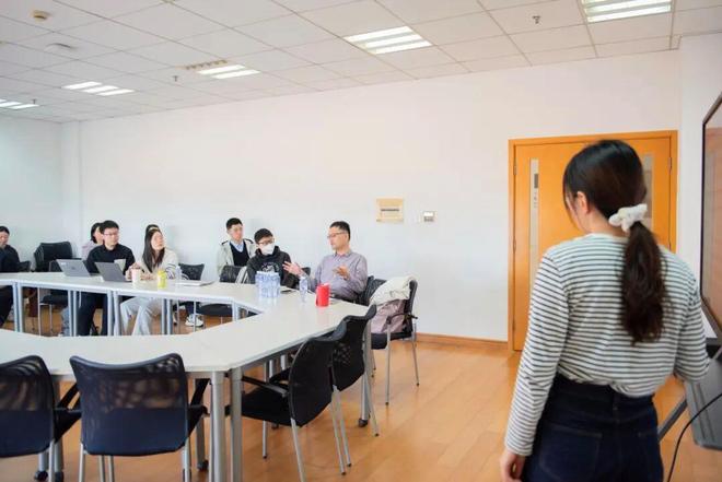 “他对任何事情都有一种本能的好奇心,这一点从未变过”