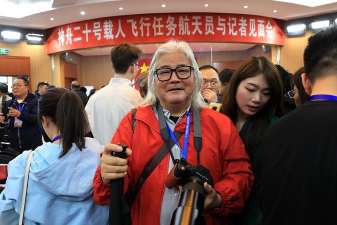 图说|神舟二十乘组凯旋:镜头内外两个王杰的航天缘