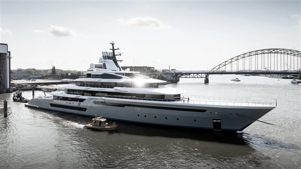 “G胖”5亿美元拿下全球第50大超级游艇:内含15台高性能游戏PC