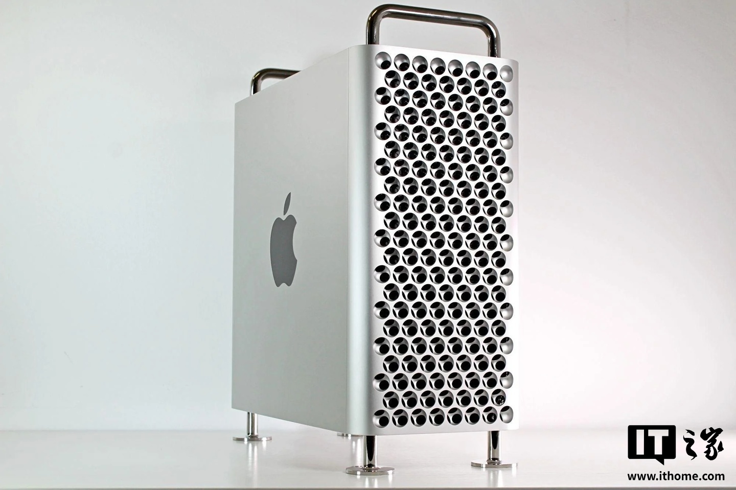 古尔曼:苹果基本已放弃了Mac Pro,M4 Ultra芯片也已被砍