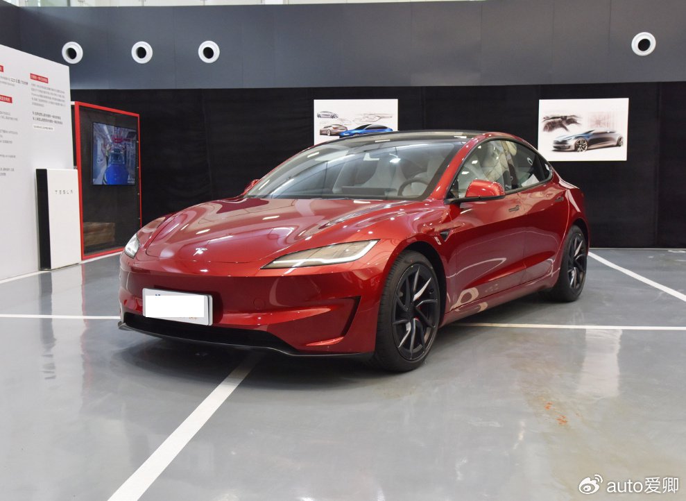 3.1秒破百的特斯拉，要卖33万多，对比小米SU7怎么样？