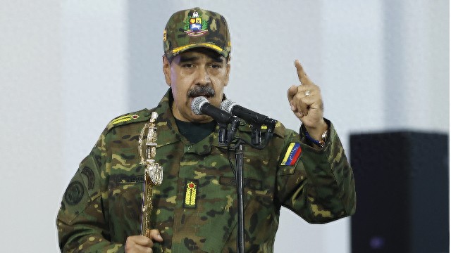 历史重演?轰炸加拉加斯、抓获马杜罗,特朗普缘何开年对委内瑞拉动手